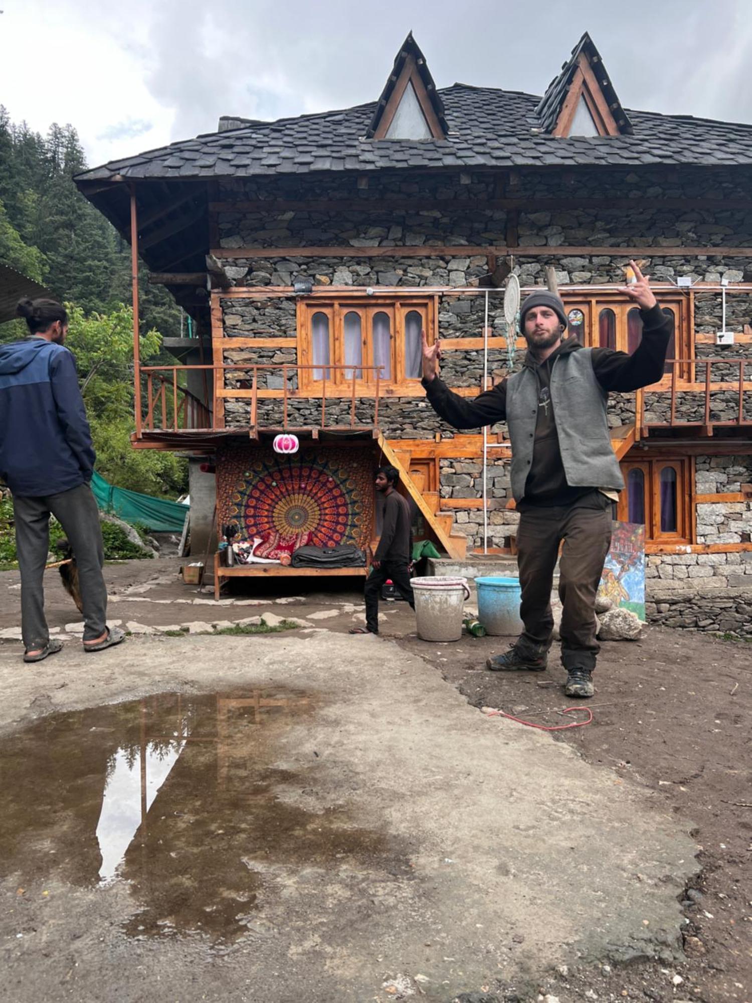 Old Brahma Homestay Kalgha Dış mekan fotoğraf